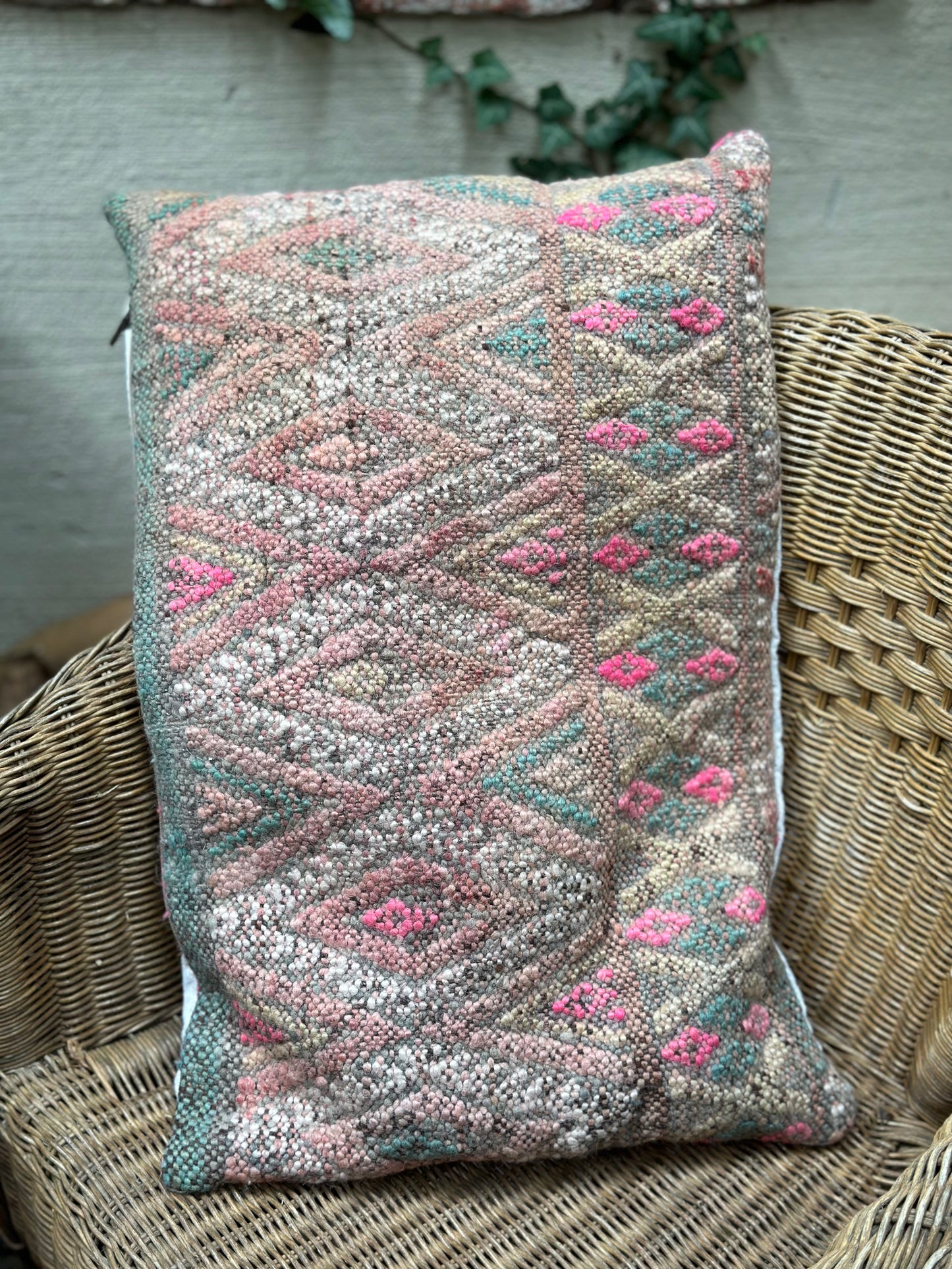 Tapis Rose Antique