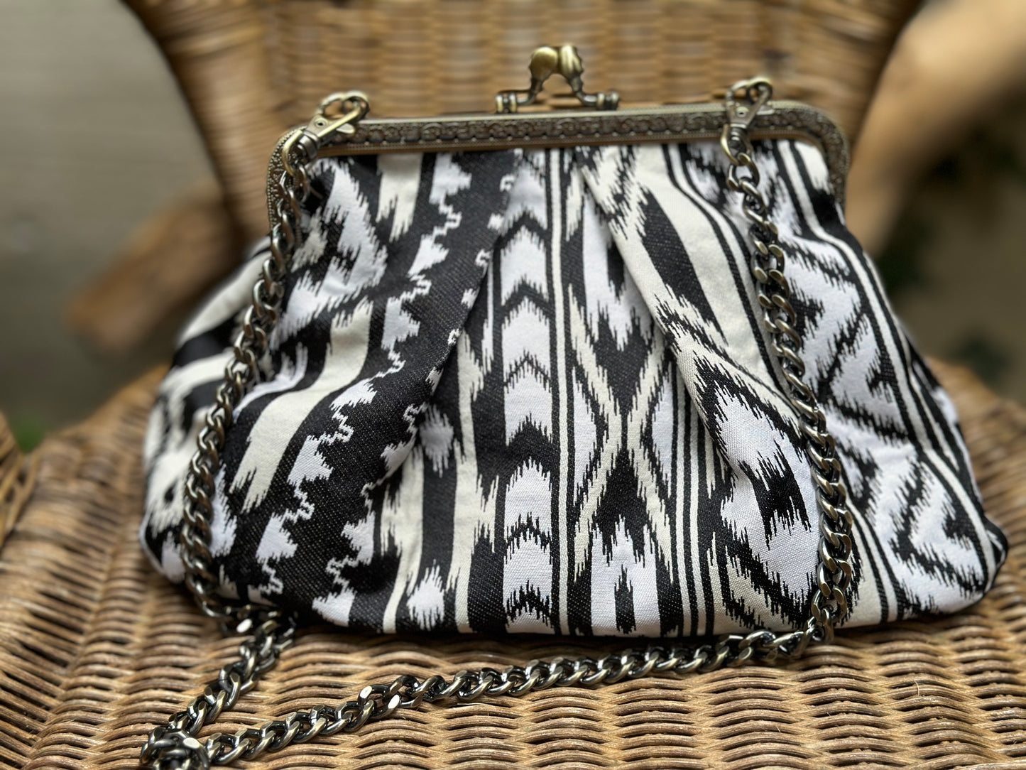 Intemporel Ikat “M”