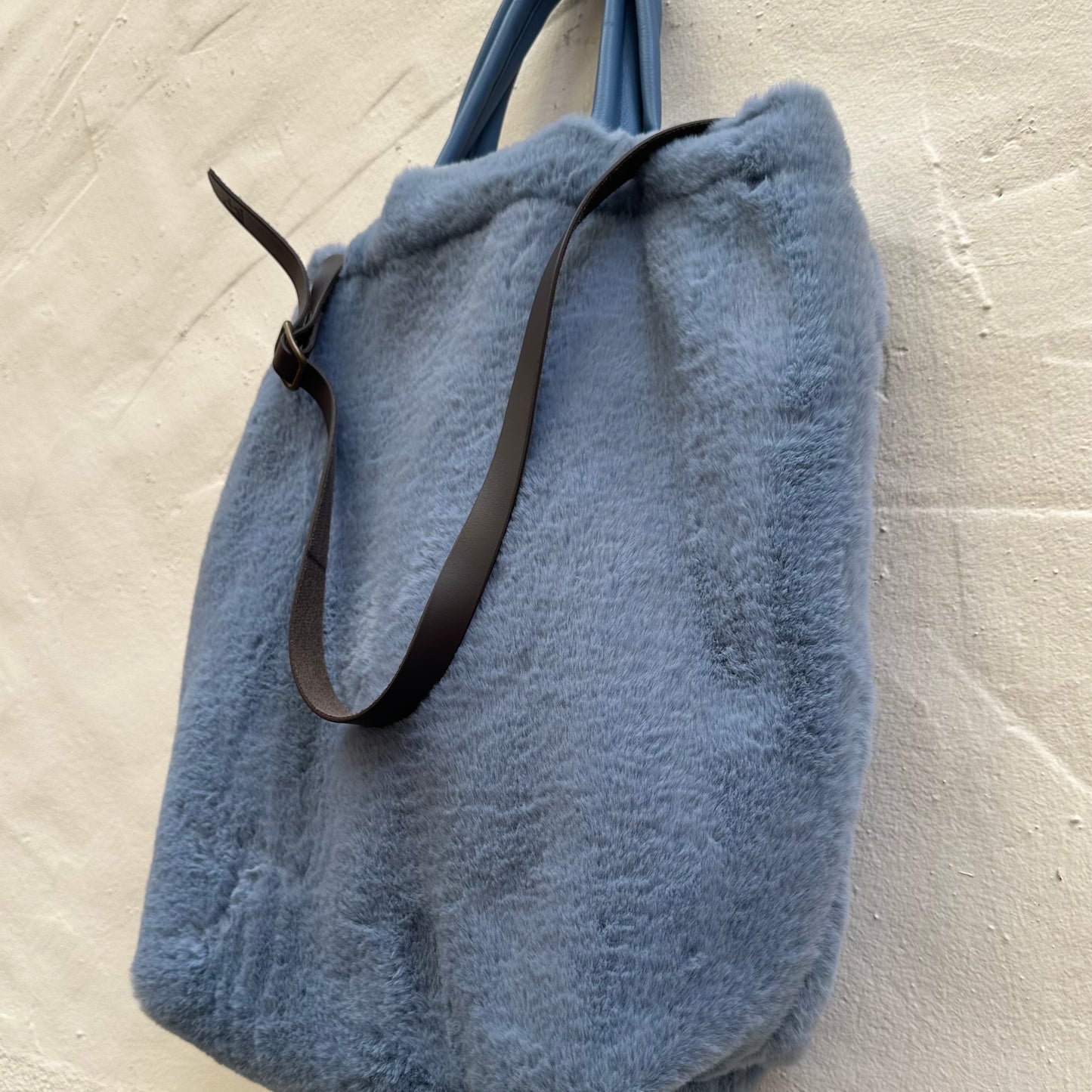 Luna Plush Shopper